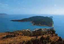Blick vom oberen Portovenere auf die Palmaria-Insel
